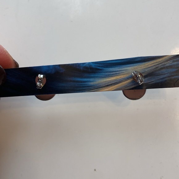 2 pairs of earrings NWT, never worn - Picture 2 of 4